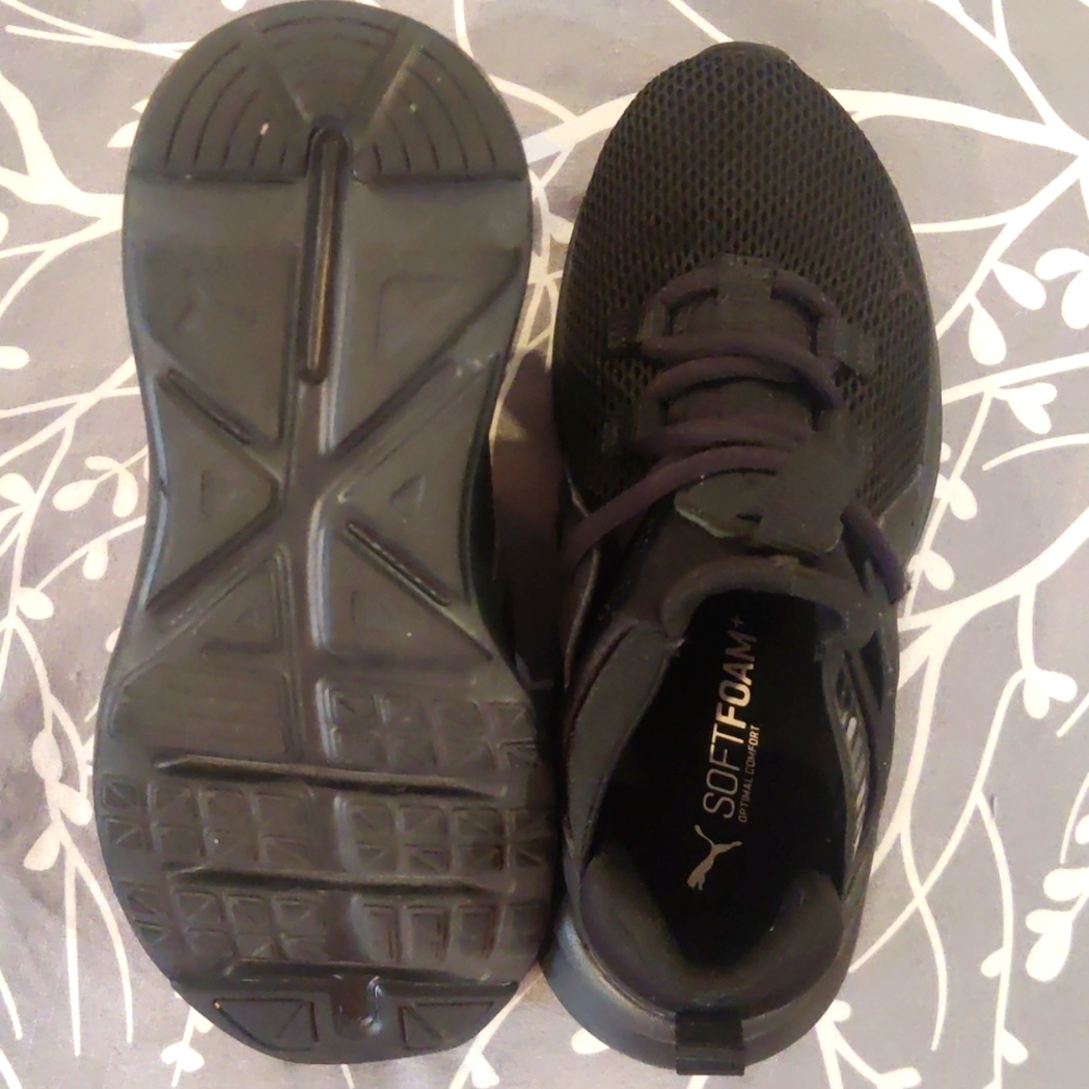 Boys sneakers